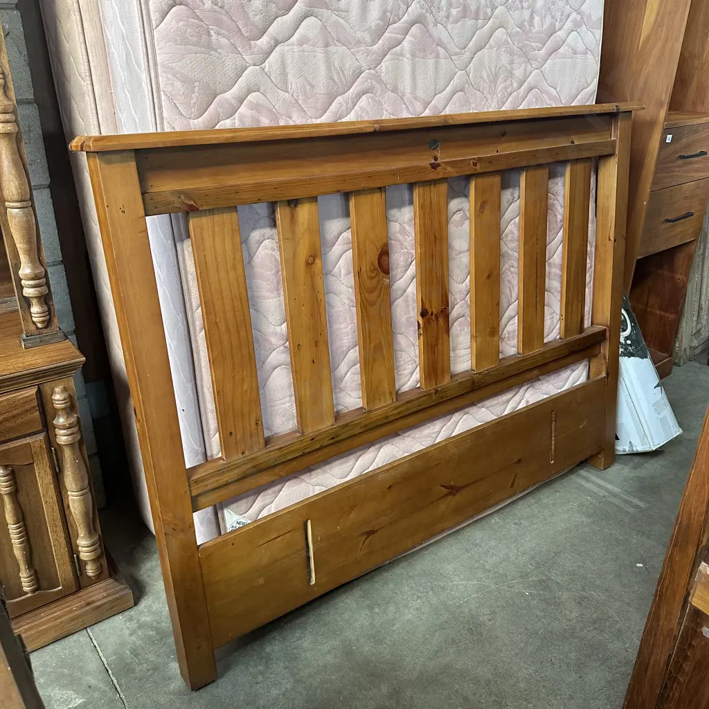 outback furniture Queen headboard Image 1++