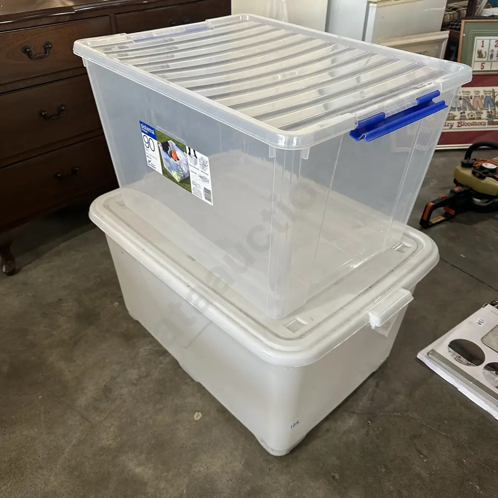 2 lidded bins Image 1++