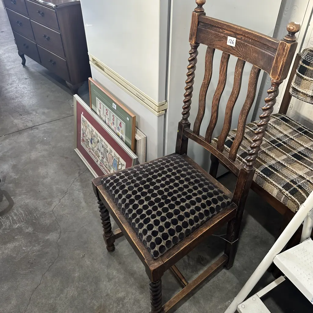 Oak chair Image 1++