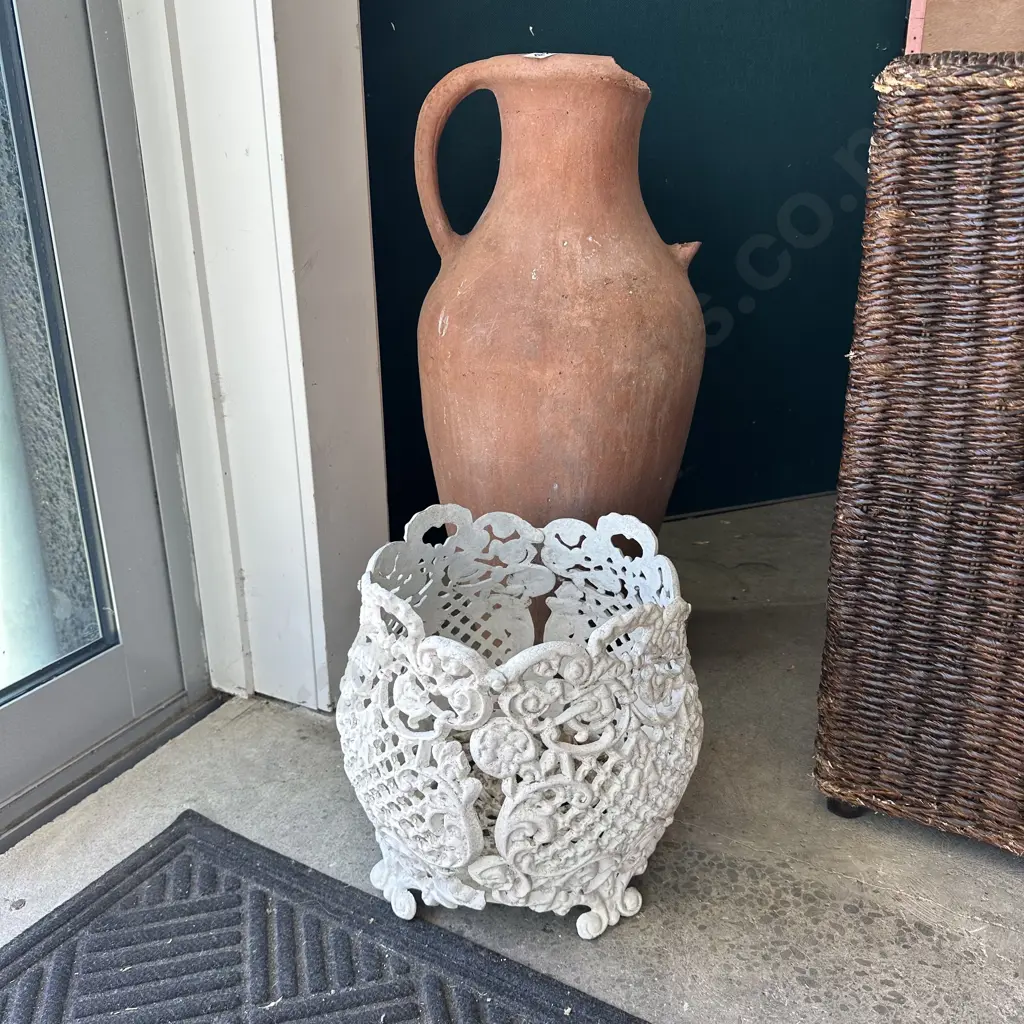 vintage garden planter & large broken urn Image 1++
