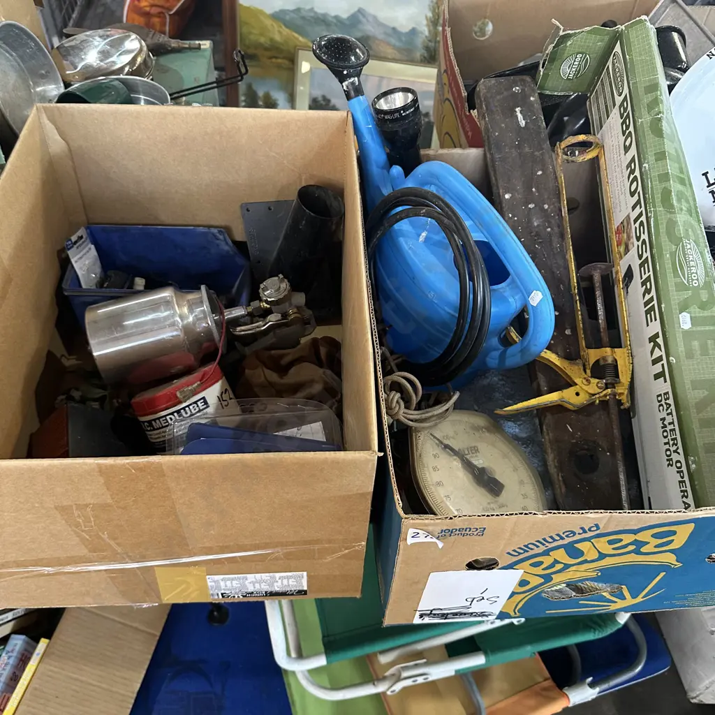 Two boxes scales, spray gun etc. Image 1++