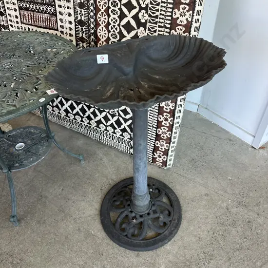 plastic bird bath