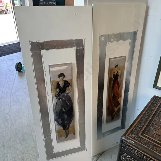 Pr of Paris art hangings