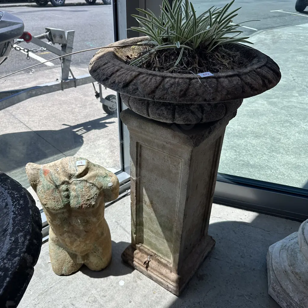 2pc column planter Image 1++