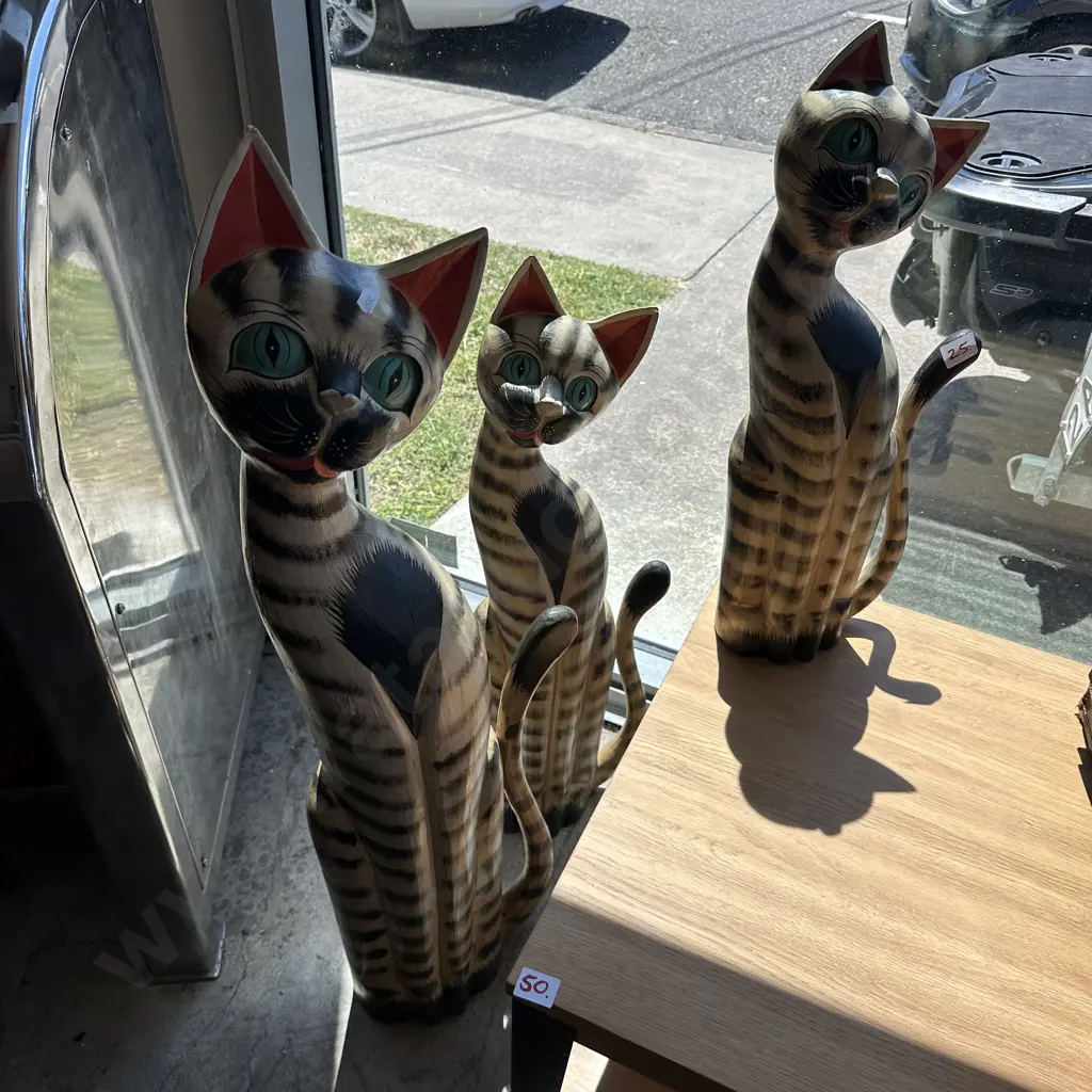 3 wooden cats Image 1++