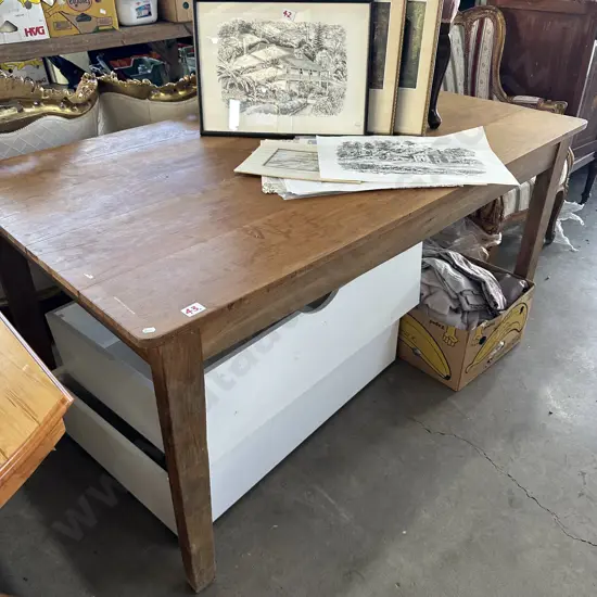 Colonial Rimu dining table
