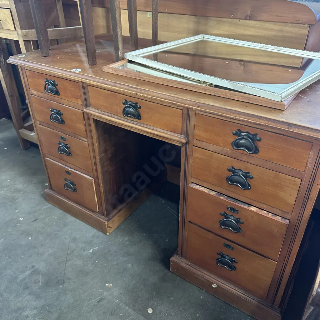 Colonial desk with Arts & Crafts handles Image 1++