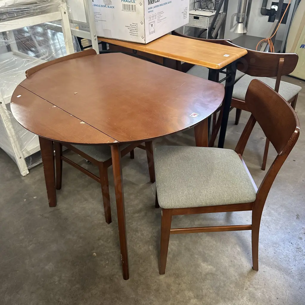 breakfast table 4 chairs Image 1++