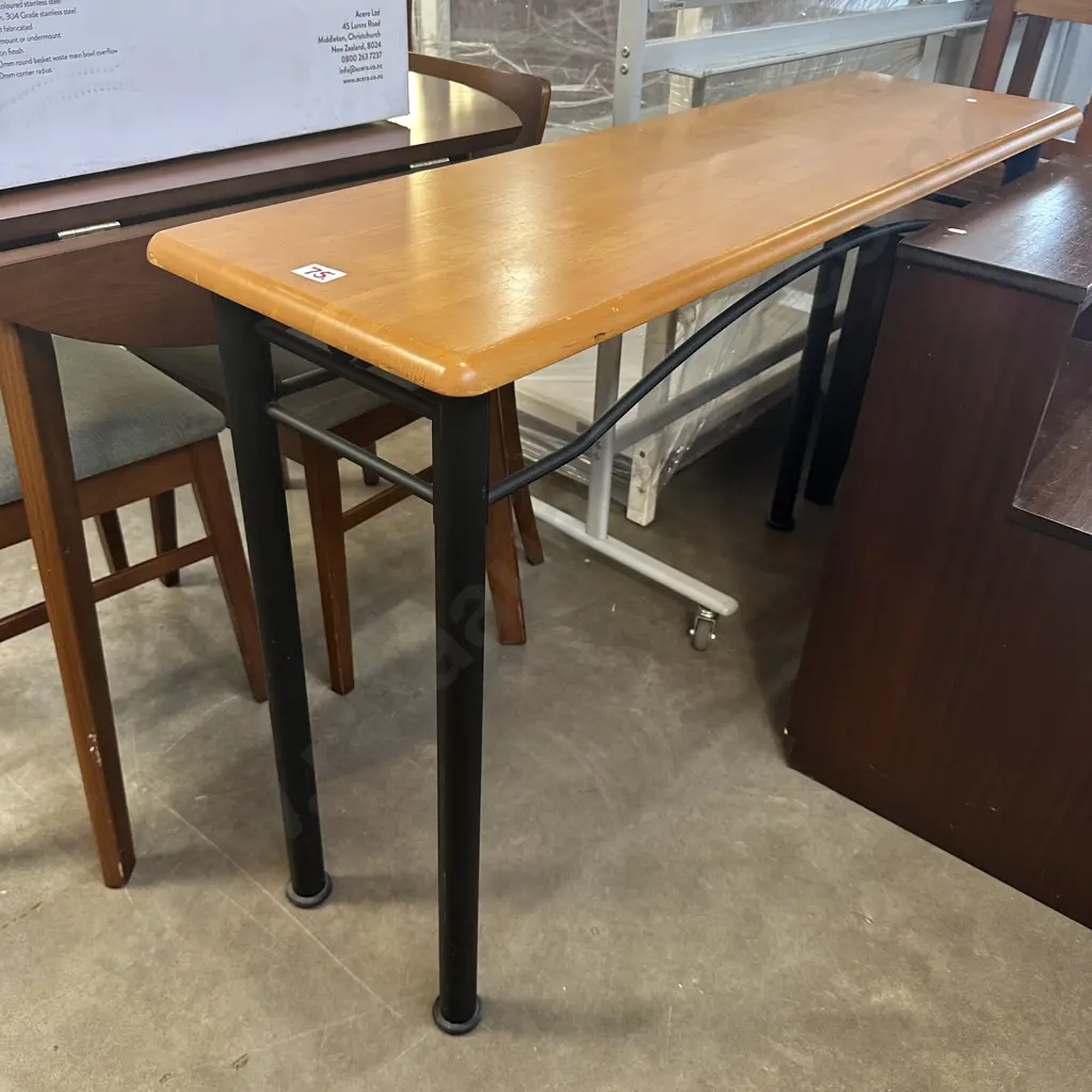 hall table Image 1++