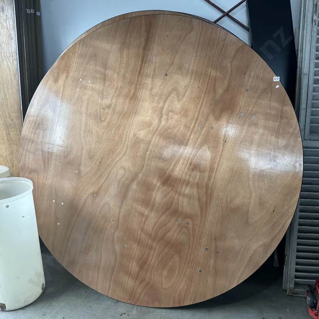 large round catering trestle table Image 1++