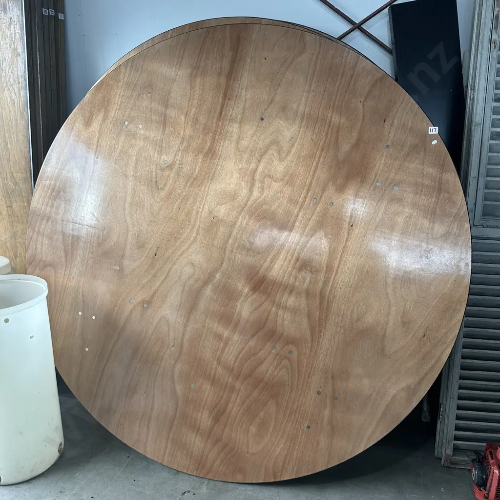 large round catering trestle table Image 1++