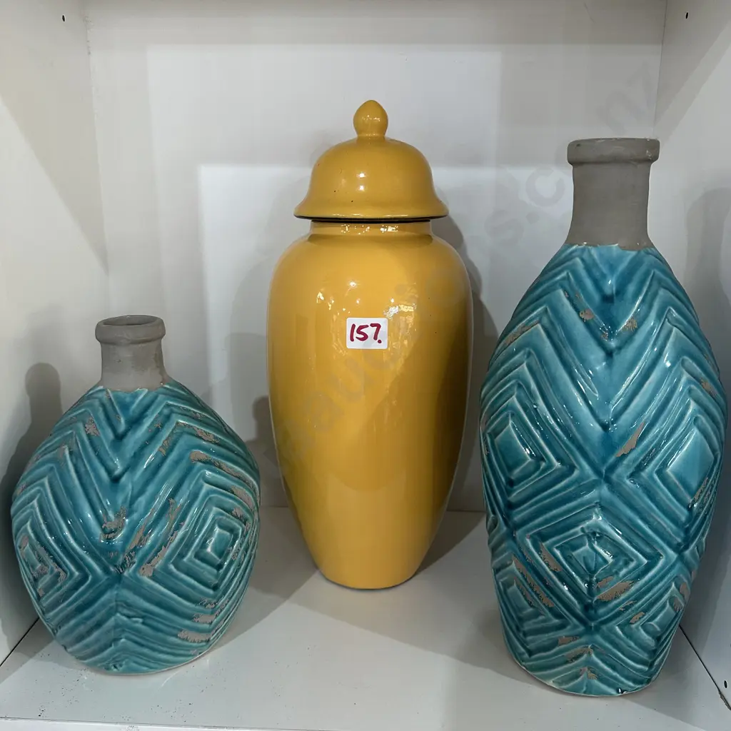 Three vases Image 1++