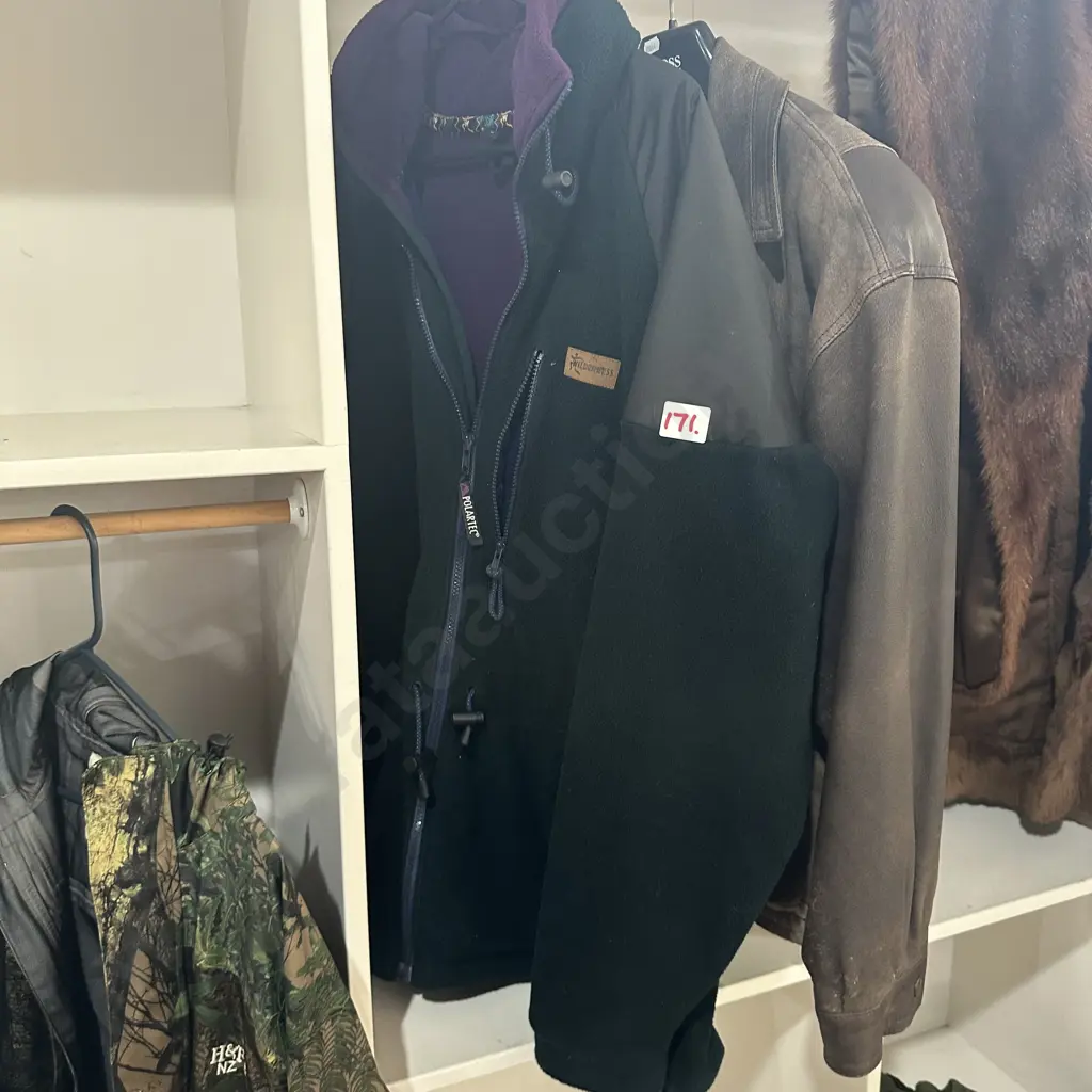 Wilderness fleece large size and Kings road leather jacket Image 1++