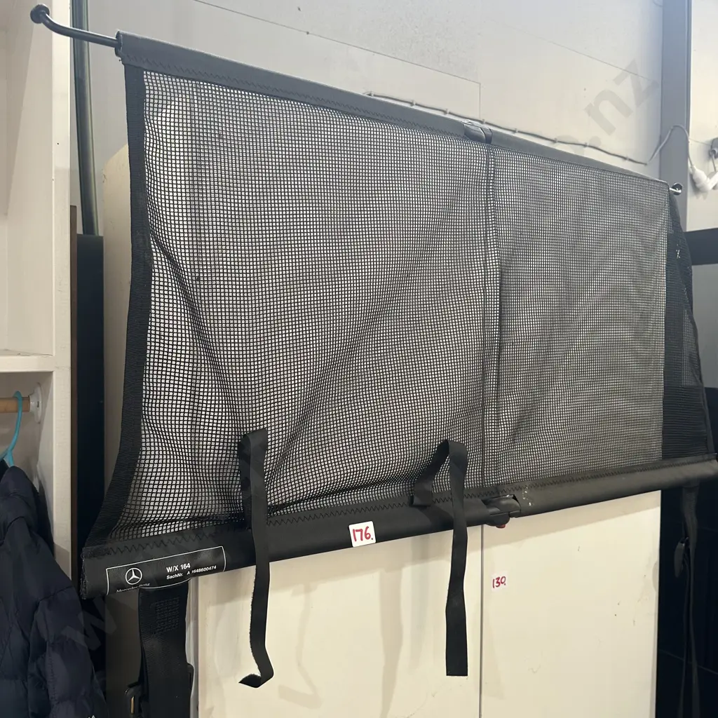 Mercedes parcel cover Image 1++