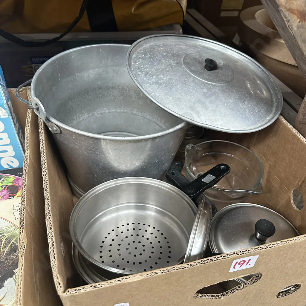 Steamer pots, lidded bucket and mixing bowl etc. Image 1++