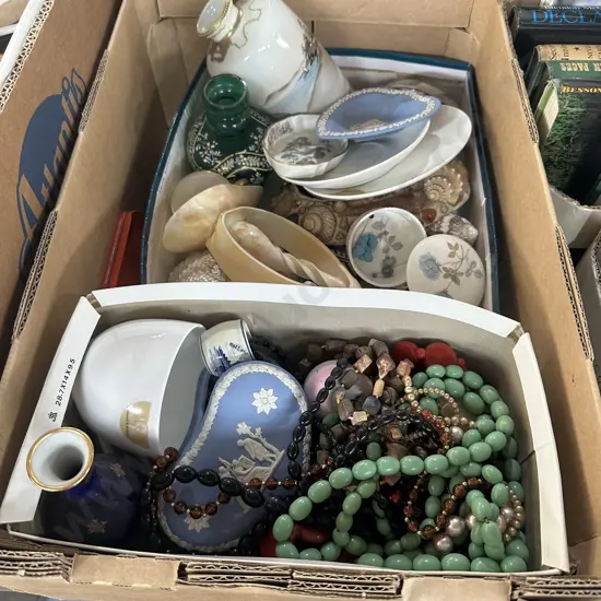Box of costume jewellery and collectables