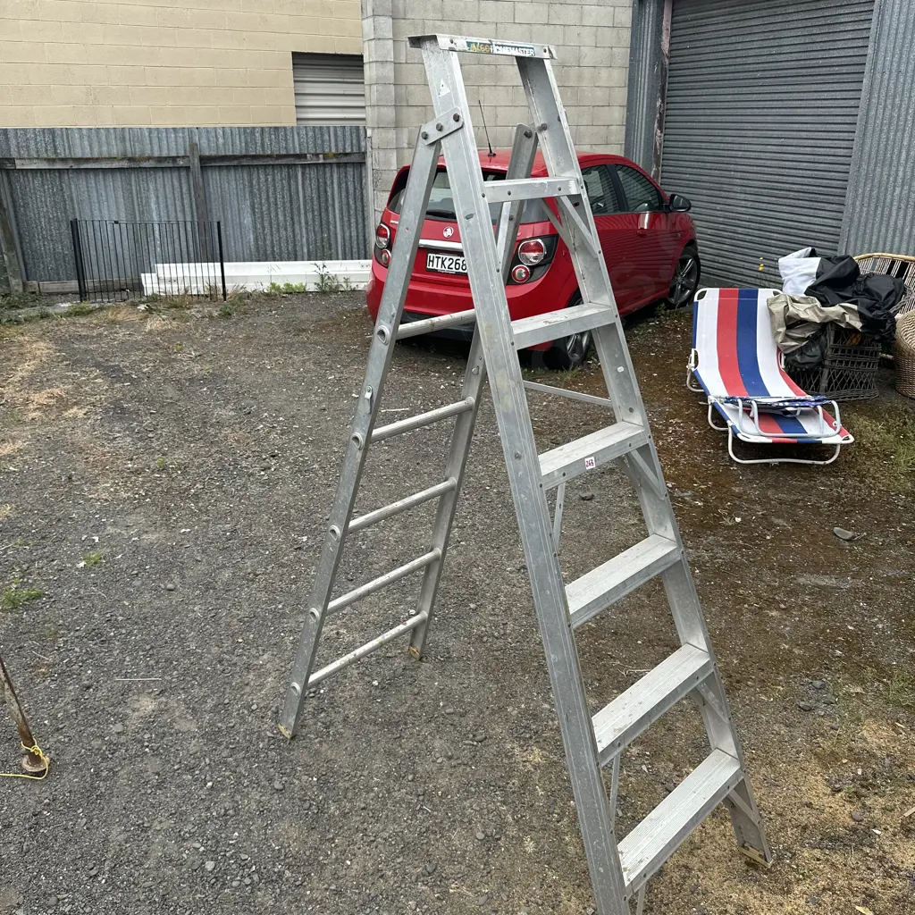 6 foot ladder Image 1++