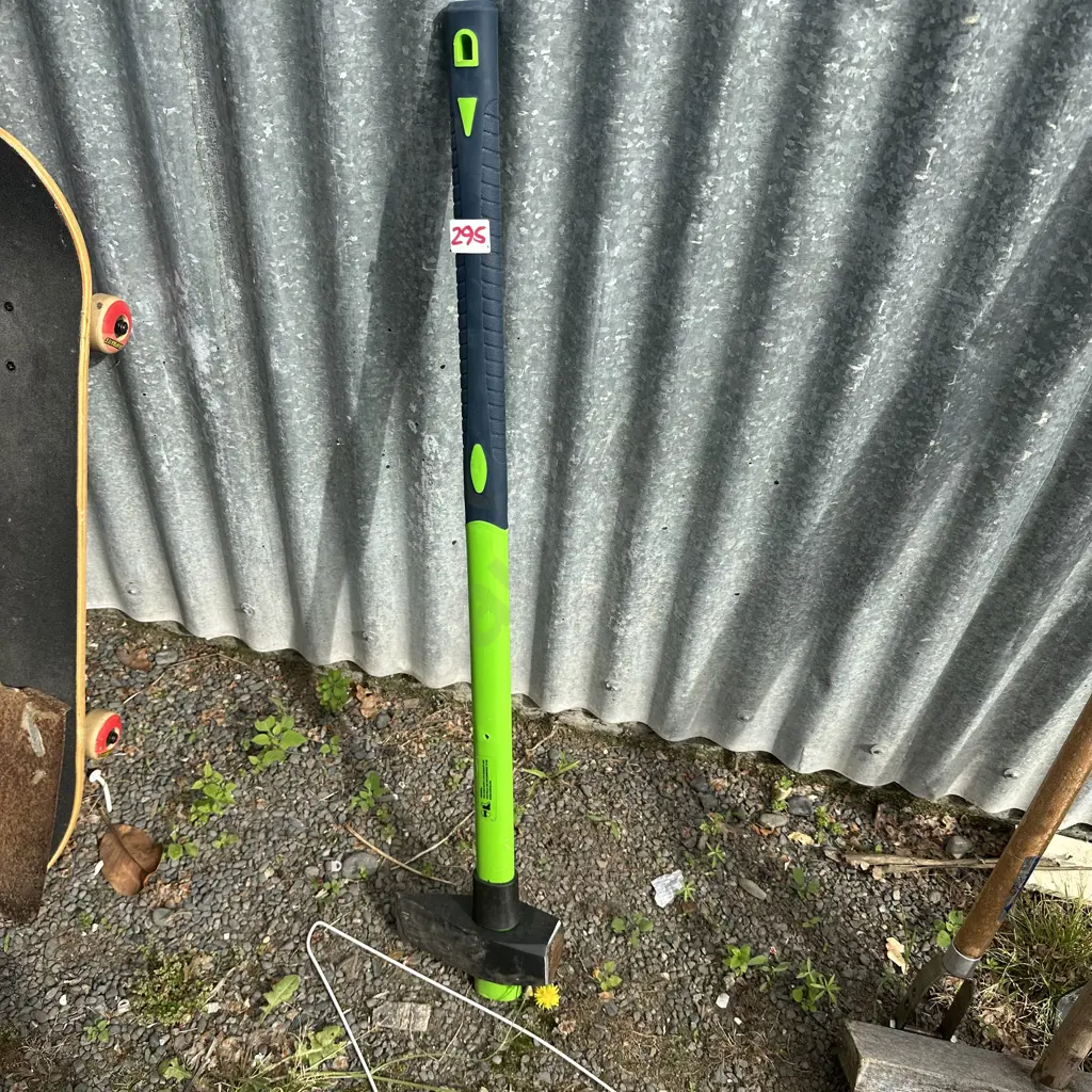 axe Image 1++