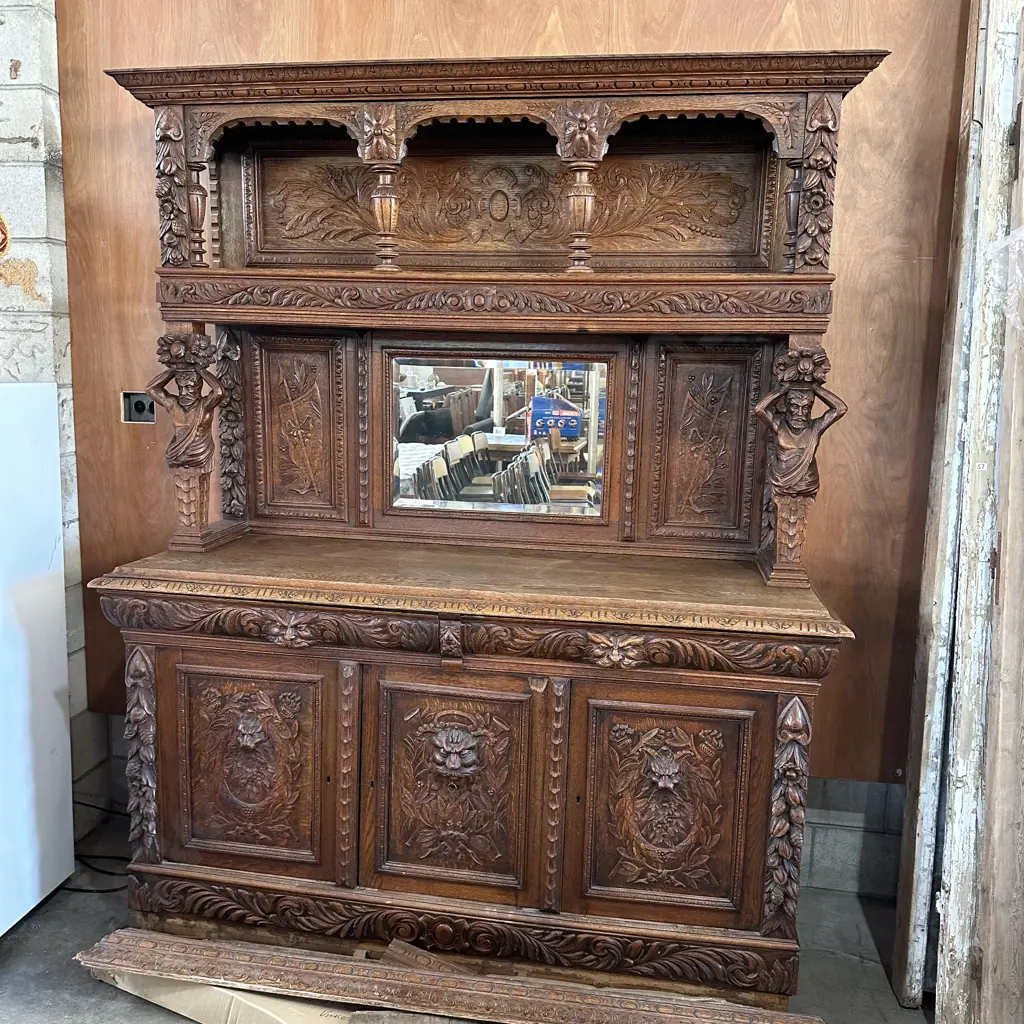 Gothic carved Oak cabinet with parts for the crowning Image 1++