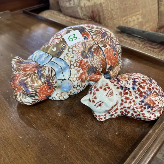 decorative cats