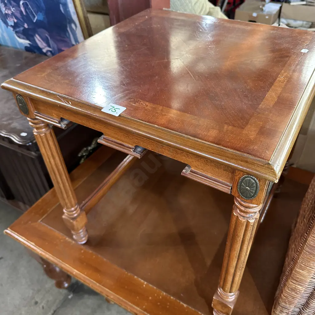 side table Image 1++