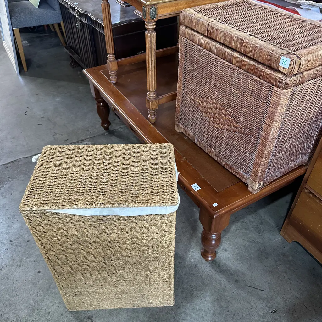 2 baskets Image 1++