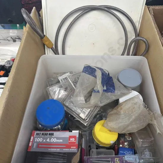 Hardware, leads and wire strop