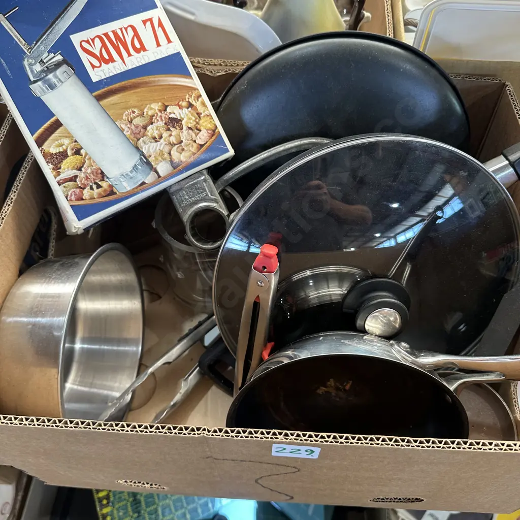 Frying pans including cast iron, Sawa 71 etc. Image 1++