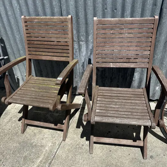 Pair folding chairs