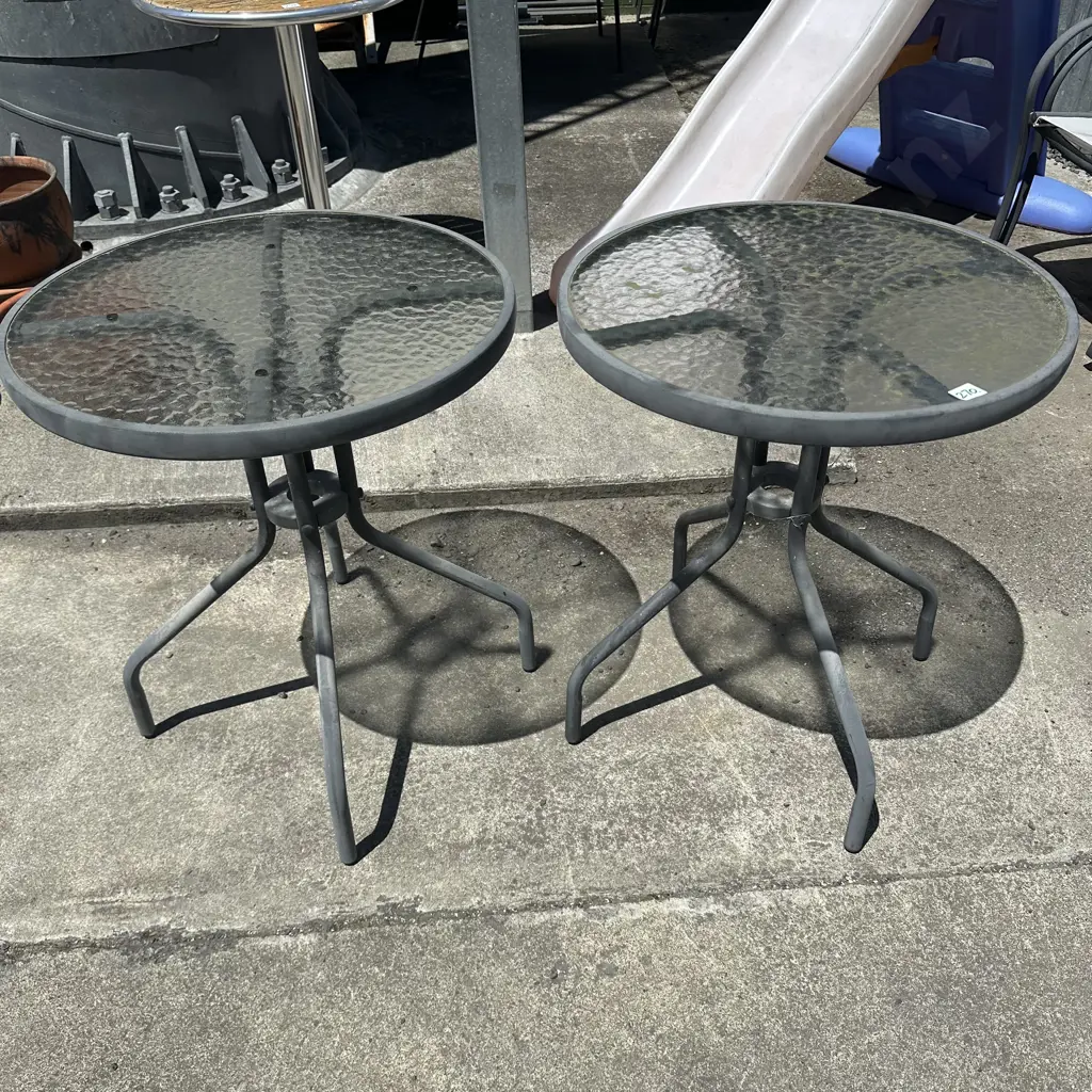 Pair of cafe tables Image 1++