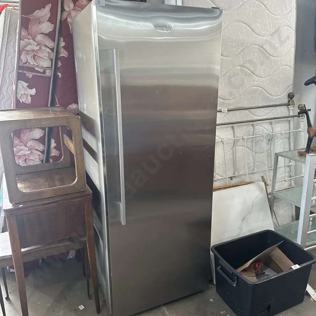 F&P stainless steel front fridge Image 1++