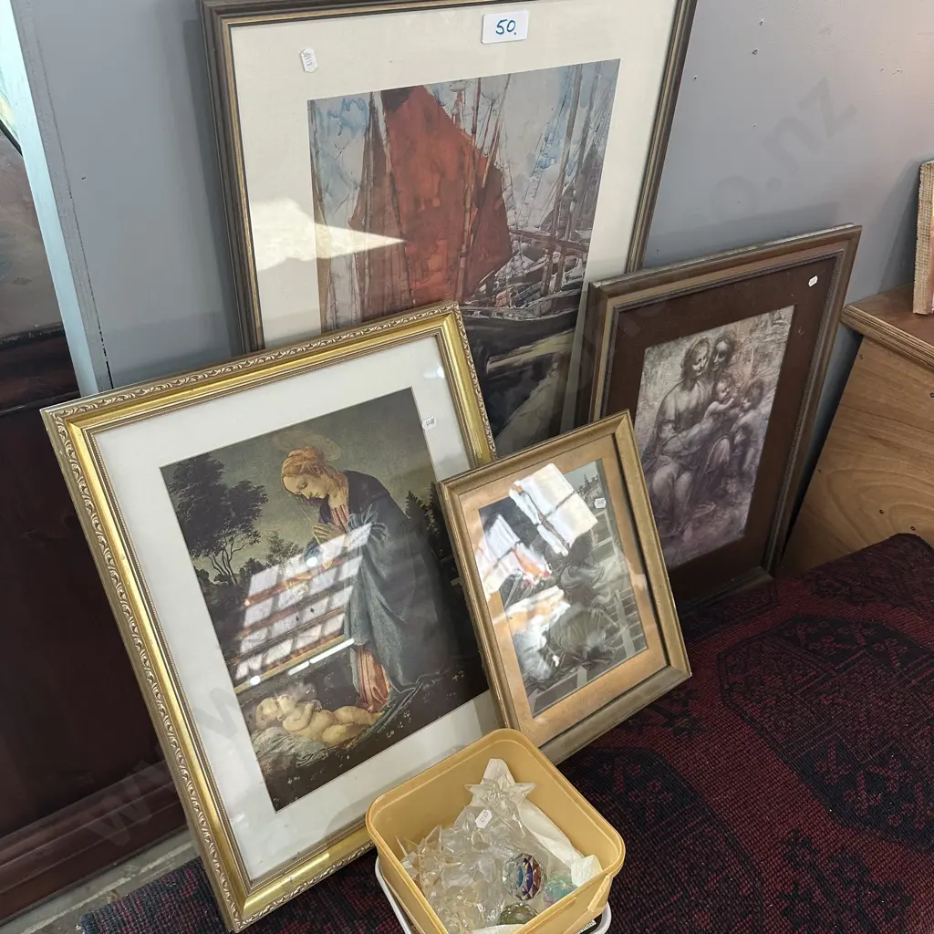 5 pictures plus crystal candle holders Image 1++