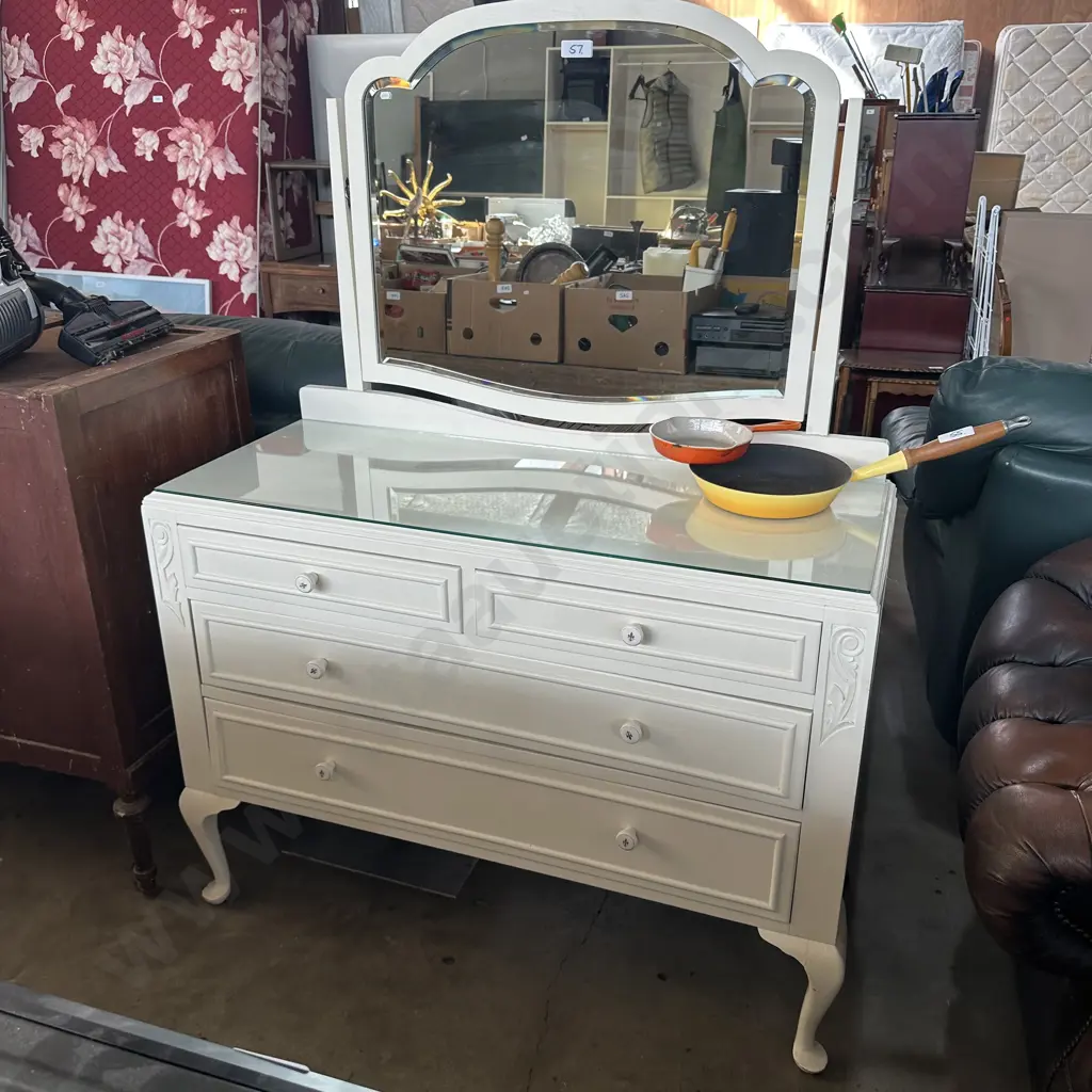 painted vintage dresser Image 1++