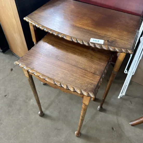 nest of 2 side tables