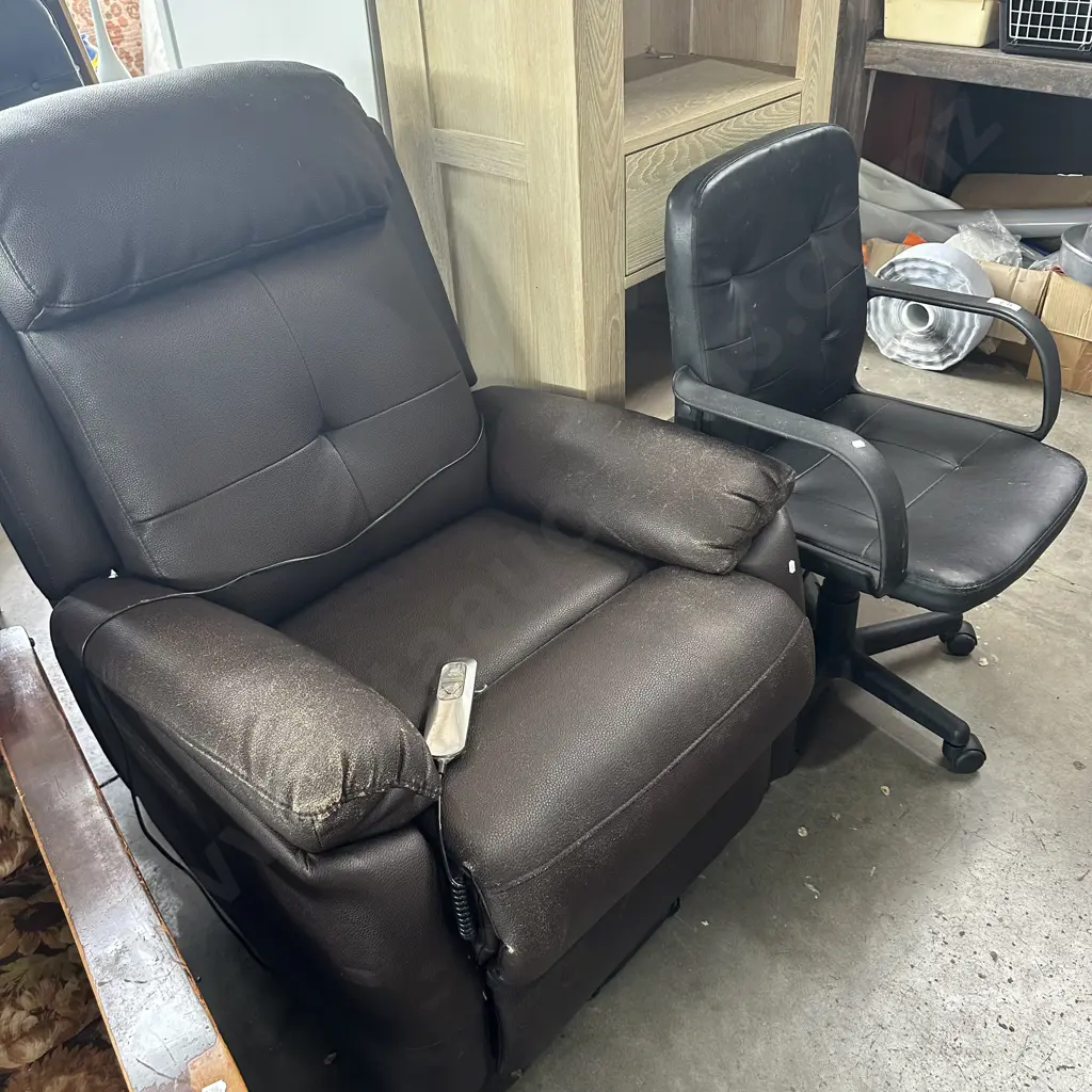 electric leather lounger plus office chair Image 1++