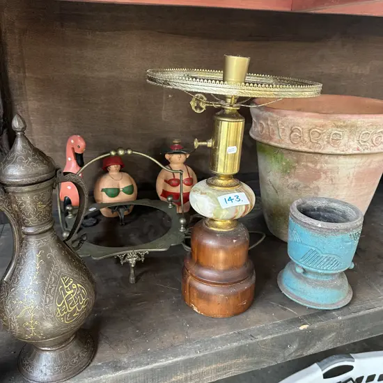 planters, lampbase etc