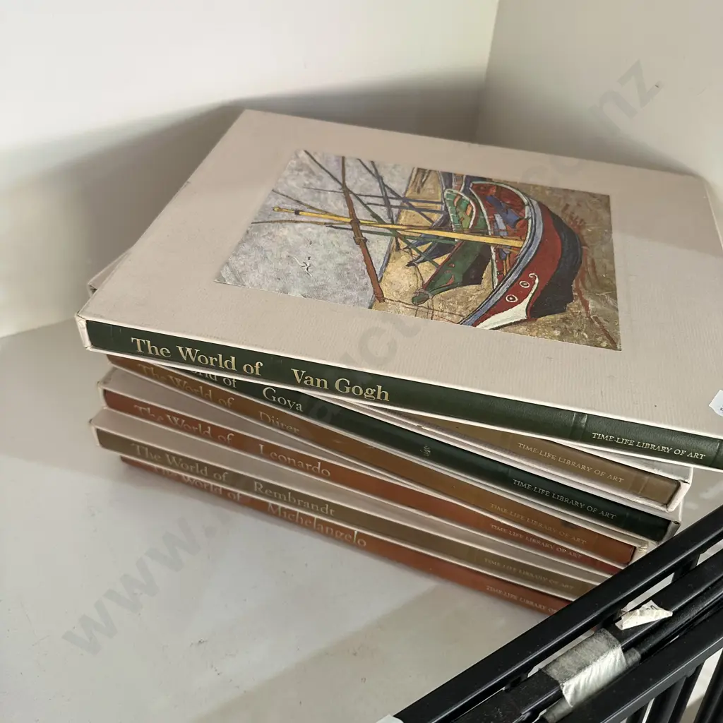 boxed set of art books Image 1++