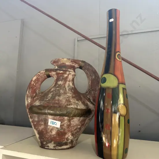 2 vases