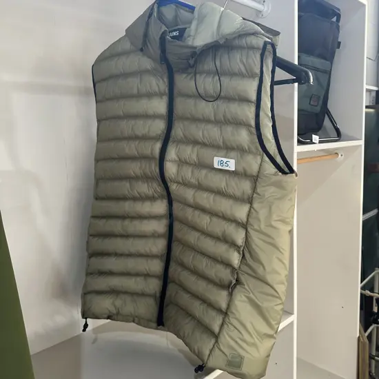 Rains vest size L