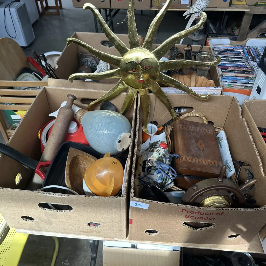 Two boxes barometer, inlay box, gold sun etc. Image 1++