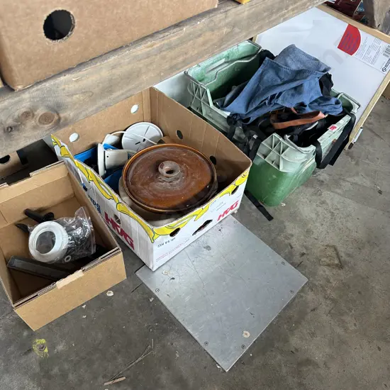 Bay lot including crock pot, aprons, apple bin etc.