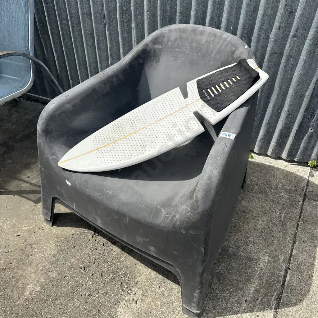 Pair of pool side chairs and rip stick Image 1++