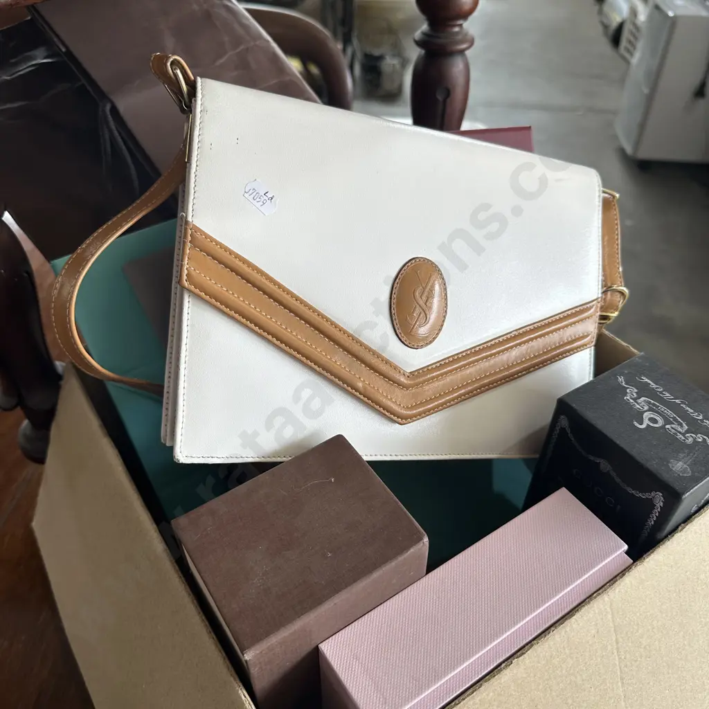 YvesSaintLaurent Paris purse plus labelled packaging Image 1++