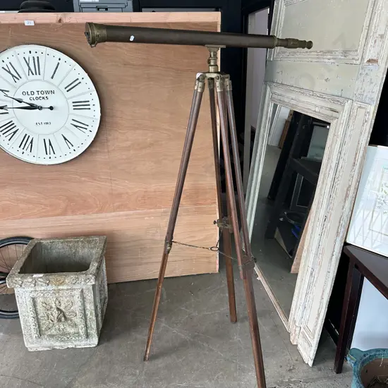 Brass reproduction telescope on tripod - working