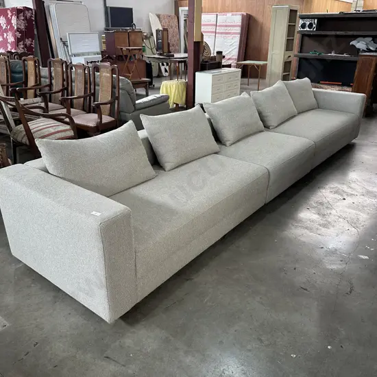 Custom made 3pc 4.6m sofa by Montroux of Christchurch. Excellent condition, cost 7k
