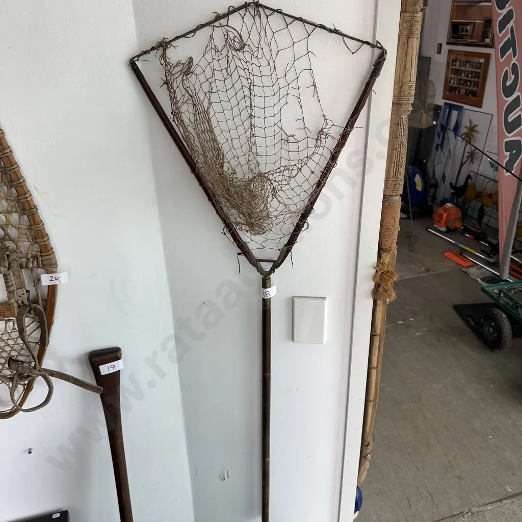 Antique brass/wood fishing net Image 1++
