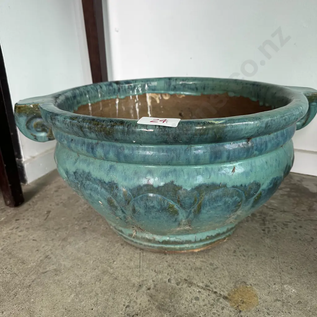 Turquoise terracotta planter Image 1++