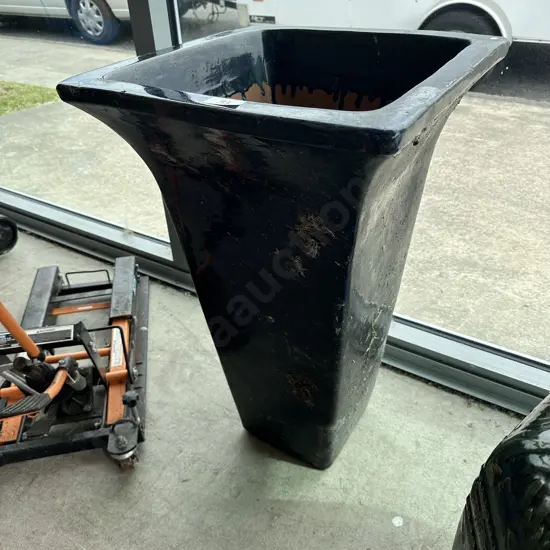 Tall terracotta planter 800mm