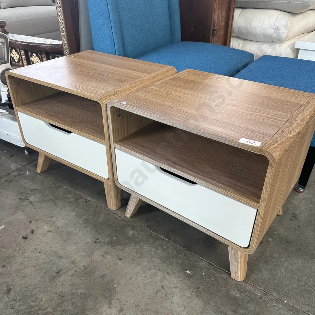 Pair of bedside cabinets Image 1++