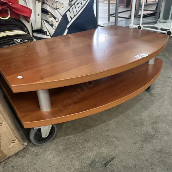 Rolling shelf